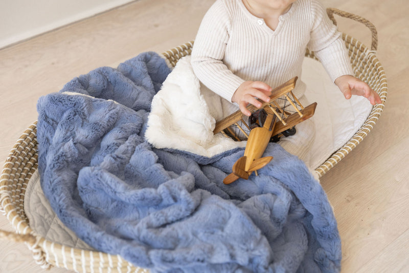 CUDDLE COOKIE  SUPER COZY ZIG ZAG FUR BLANKET