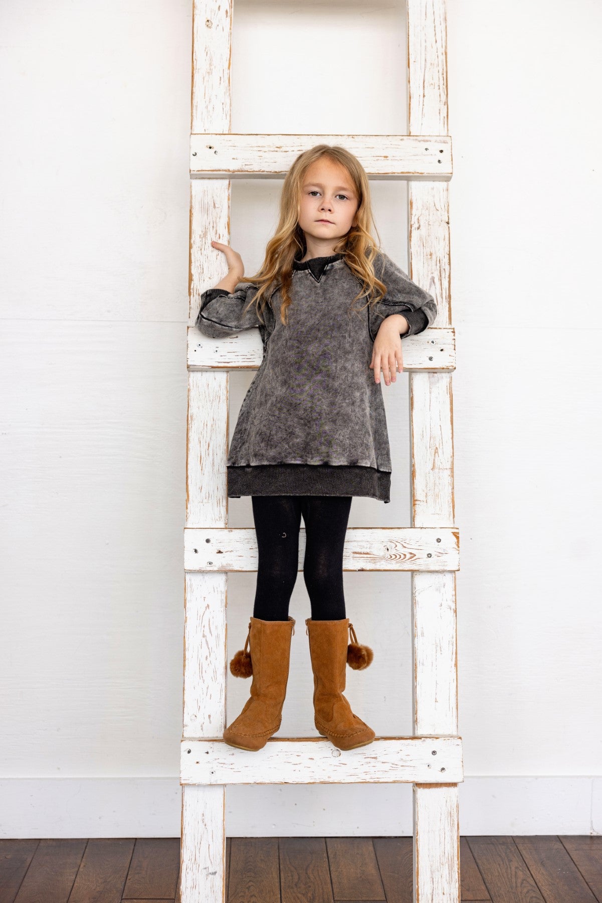 11-420 THE LODGE DISTRESSED SWEAT DRESS