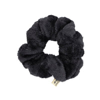 P1507 HEIRLOOMS FUR SCRUNCHIE