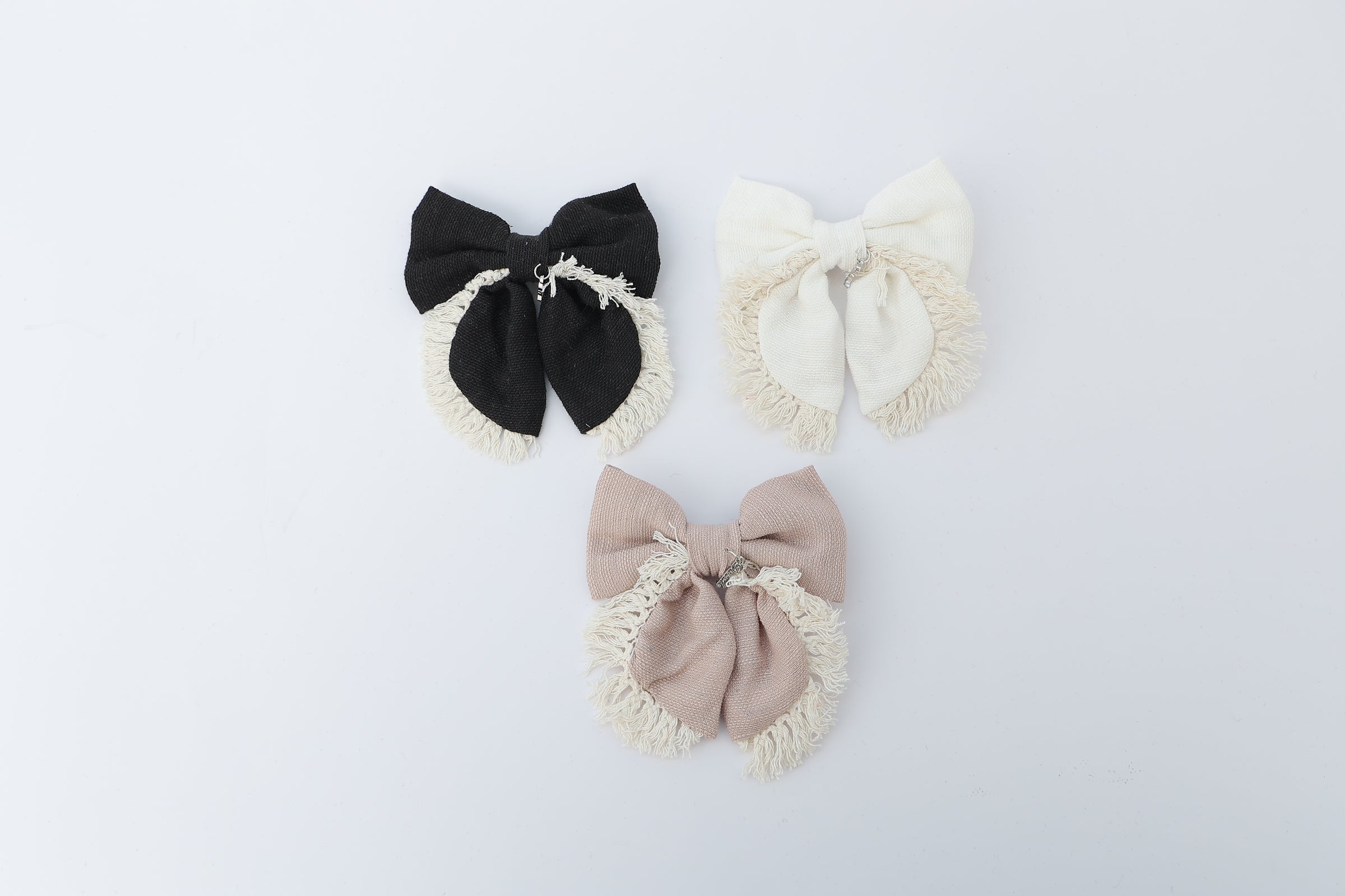 527SM DAZZLE SMALL BOW W FRINGE