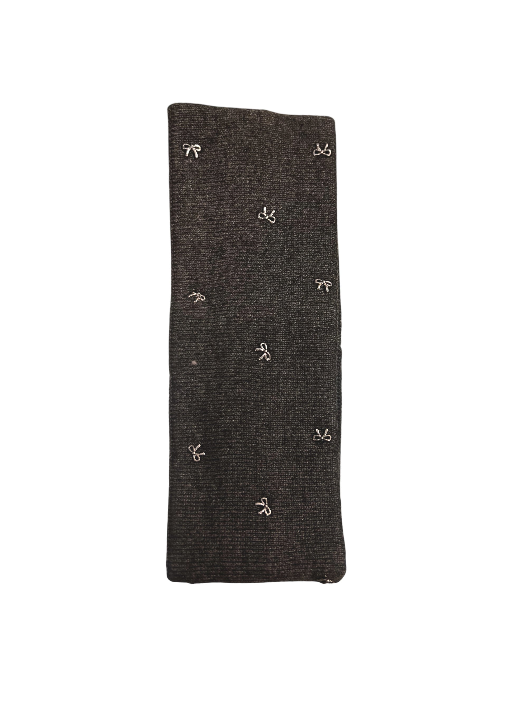 HW73 DACEE SCATTER BOWS EARWARMER