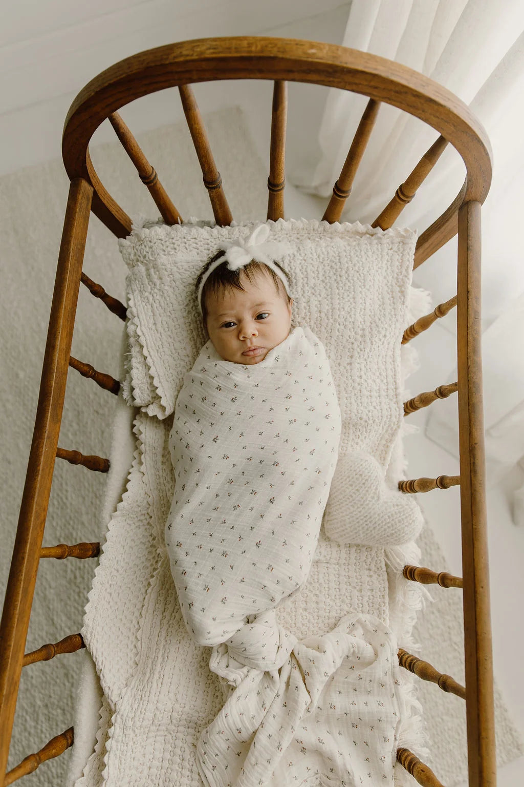 ELYS & CO FLORAL EMB. COLLAR MUSLIN SWADDLE