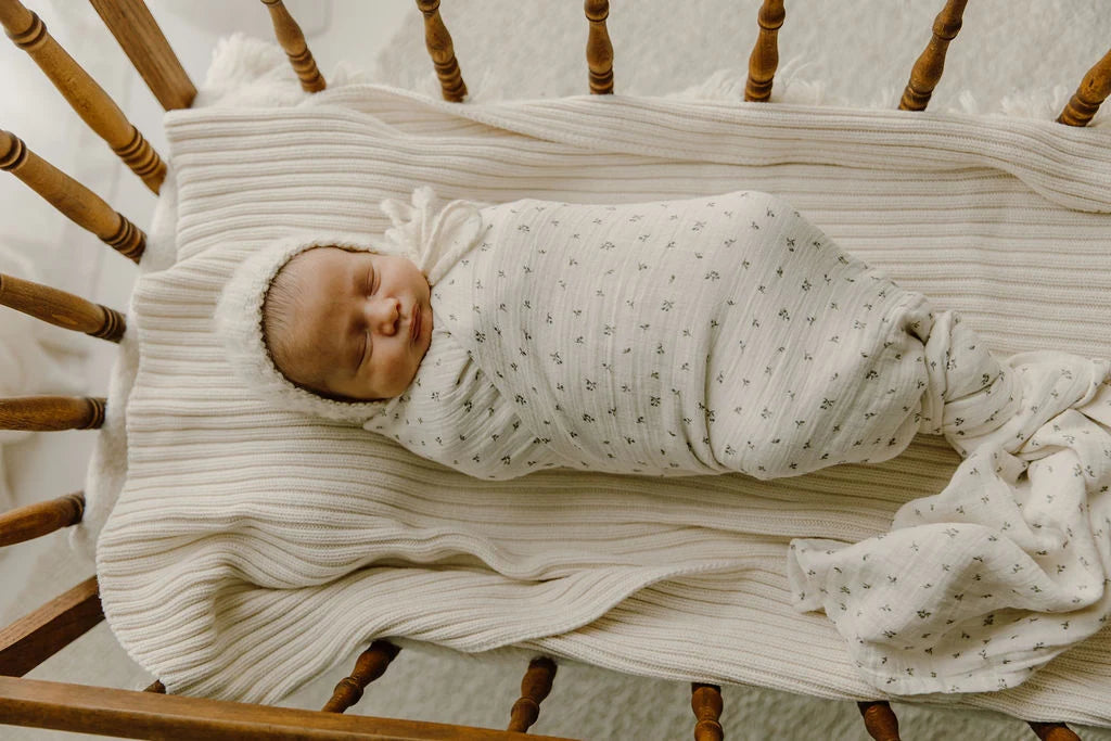 ELYS & CO FLORAL EMB. COLLAR MUSLIN SWADDLE