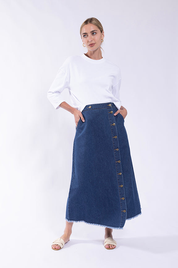 LA447 LATITUDE SIDE PLACKET DENIM MIDI SKIRT
