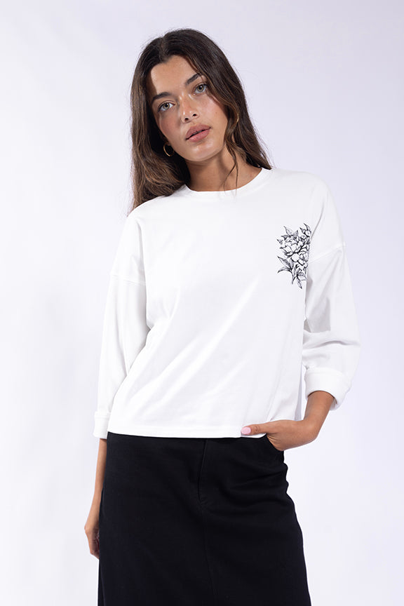 LA490 LATITUDE BACK GRAPHIC RELAXED TEE