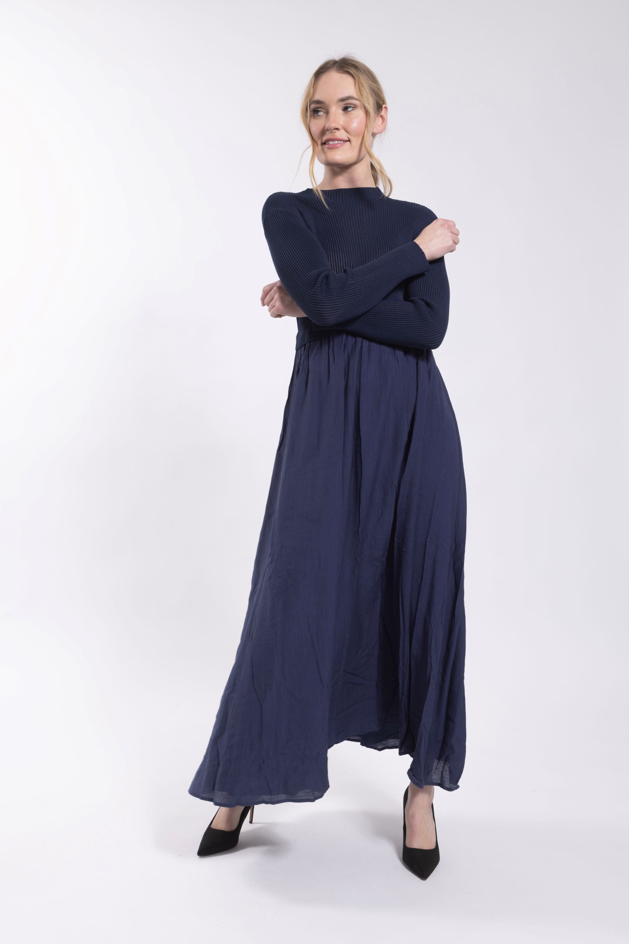 MC5632 MAPLE & CLIFF KNIT TOP MAXI DRESS - NAVY / XS MC5632 MAPLE & CLIFF KNIT TOP MAXI DRESS - NAVY / XS