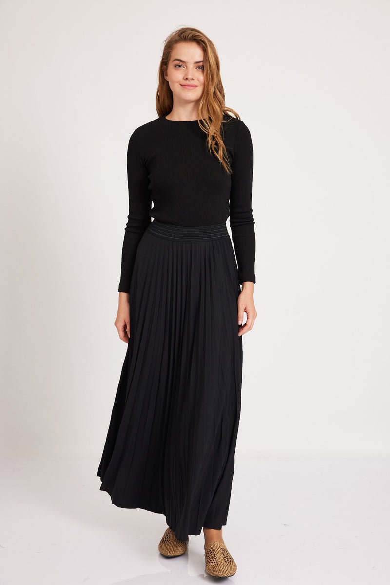 S24700 PREMIUM PLEATED SKIRT