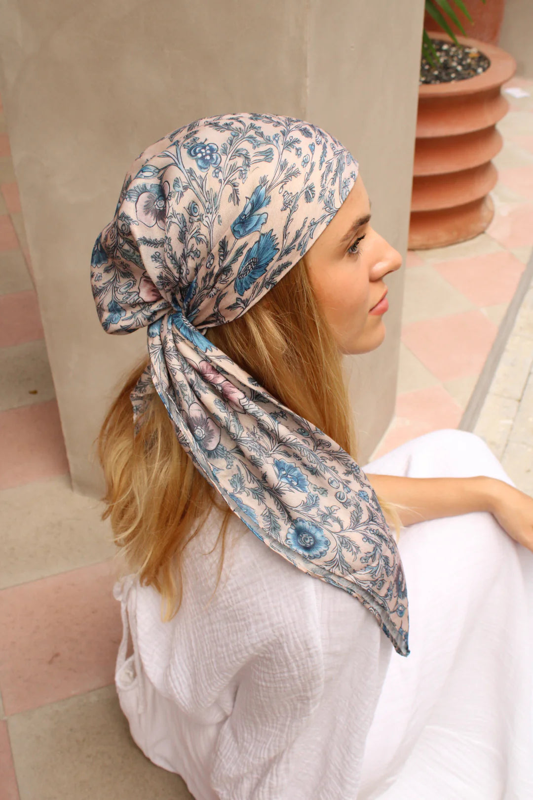 SCARF BAR SQUARE HEAD SCARF