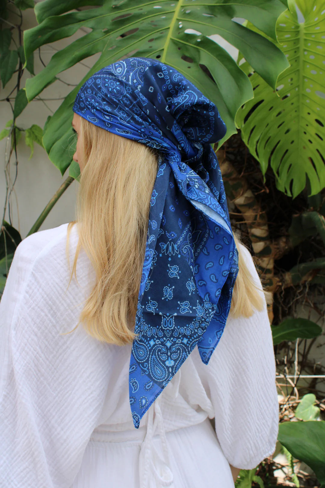 SCARF BAR SQUARE HEAD SCARF