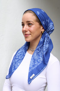 SCARF BAR SHORT PAISLEY PRETIED W/ VELVET GRIP