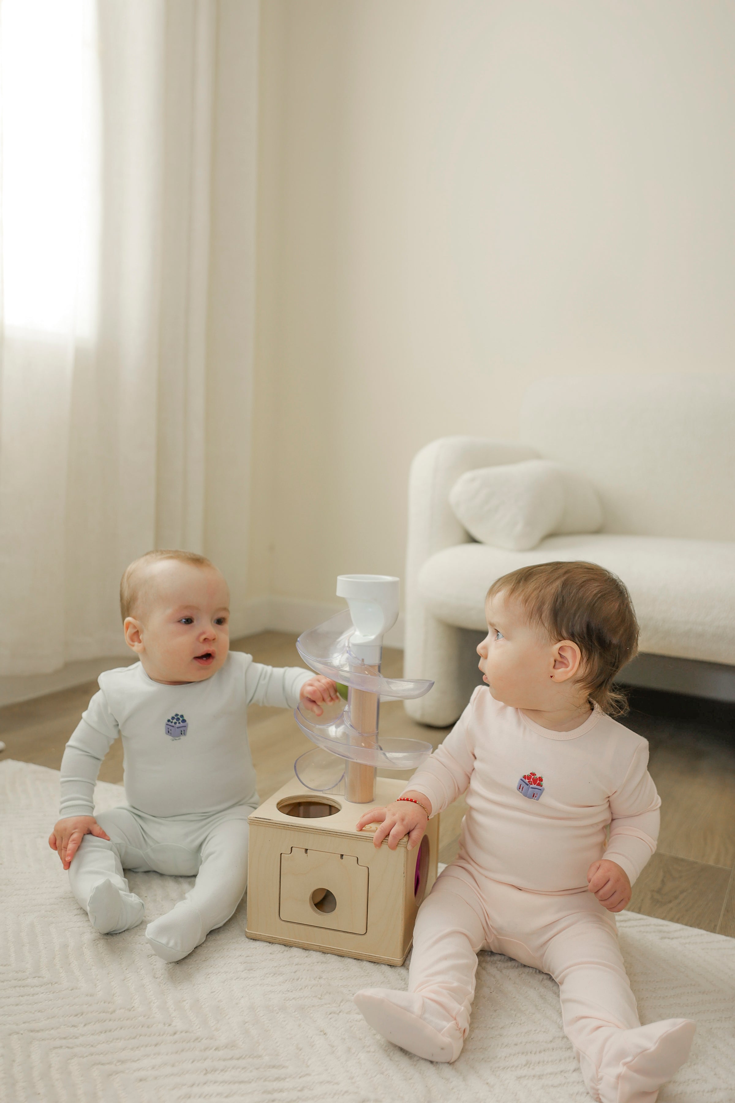 SB6CY2861 PUDDLES BERRY BOX FOOTIE