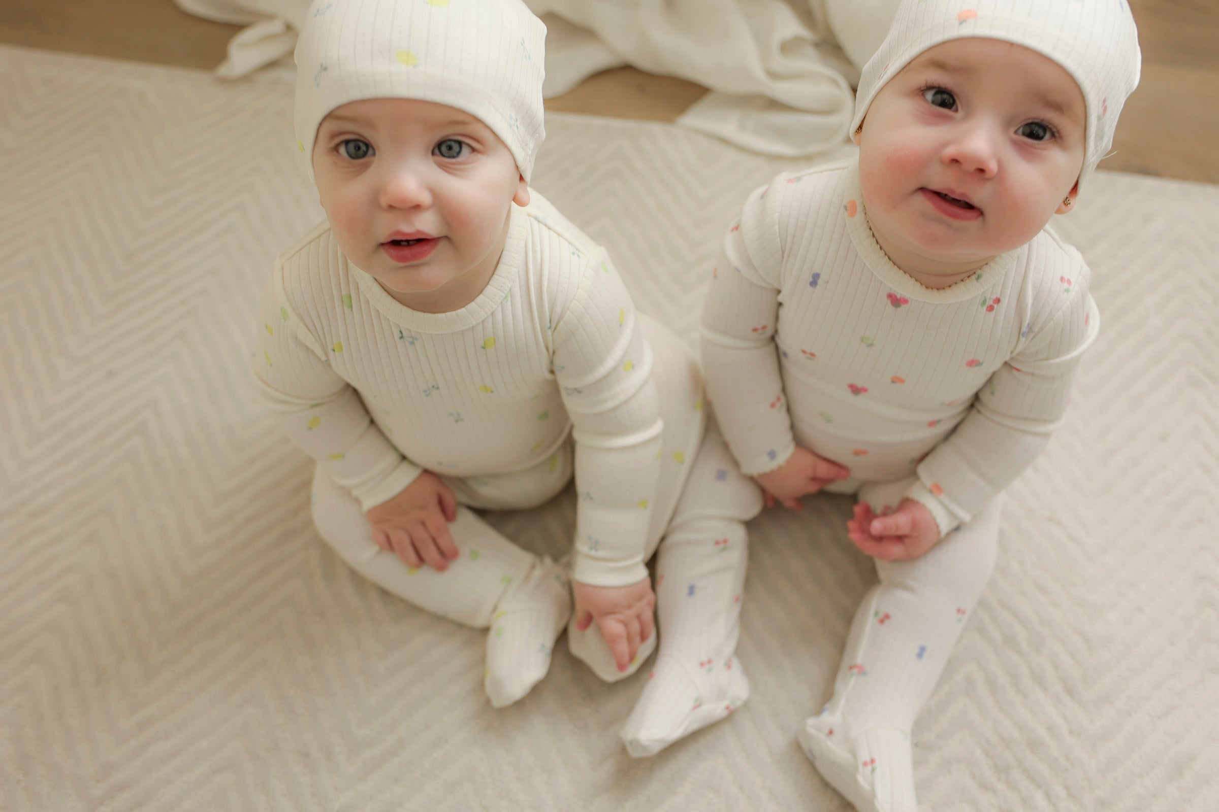 SB6CY2973 LUX BABY PRINT POINTELLE FOOTIE + BEANIE