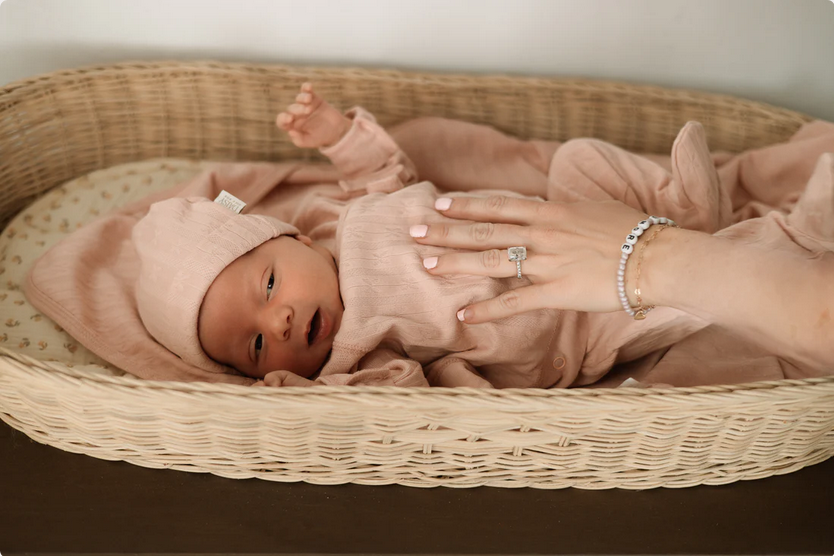 11 DAISY POINTELLE 3PC LAYETTE SET