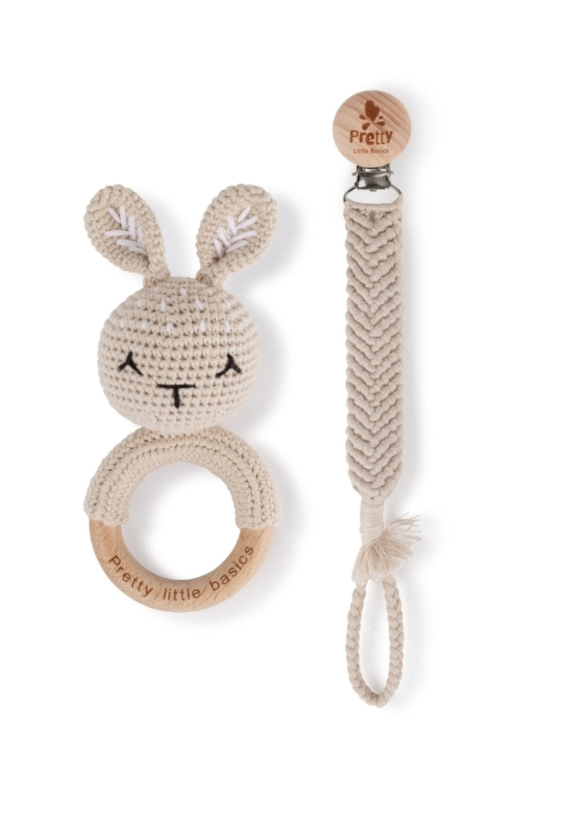 PRETTY LITTLE BASICS RATTLE GIFT SET