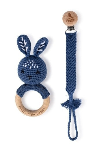 PRETTY LITTLE BASICS RATTLE GIFT SET