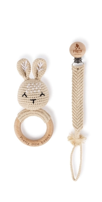 PRETTY LITTLE BASICS RATTLE GIFT SET