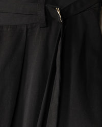 W-25561 MODELLE BELTED PLEAT SKIRT