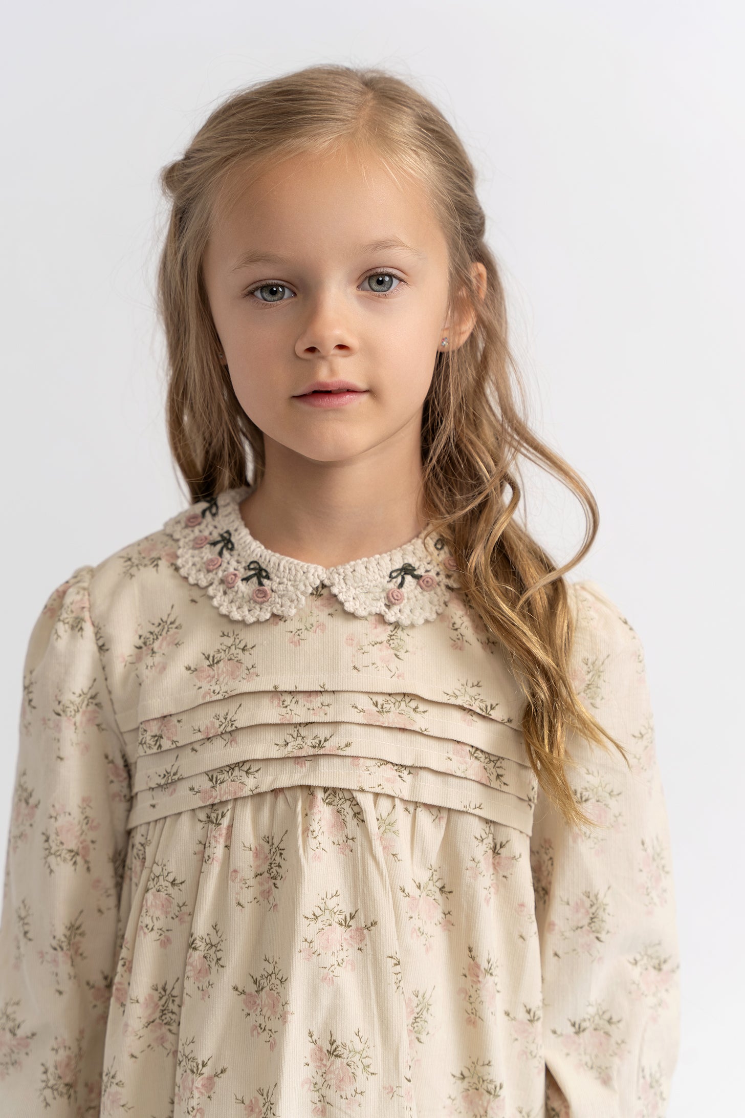 WB5CP7244D LOLA FLORAL CROCHET COLLAR DRESS