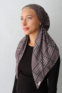 SCARF BAR CLASSIC PRETIED W/ VELVET GRIP