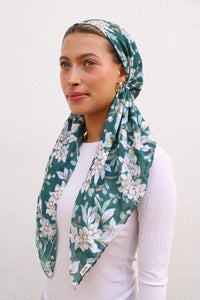 SCARF BAR CLASSIC PRETIED W/ VELVET GRIP