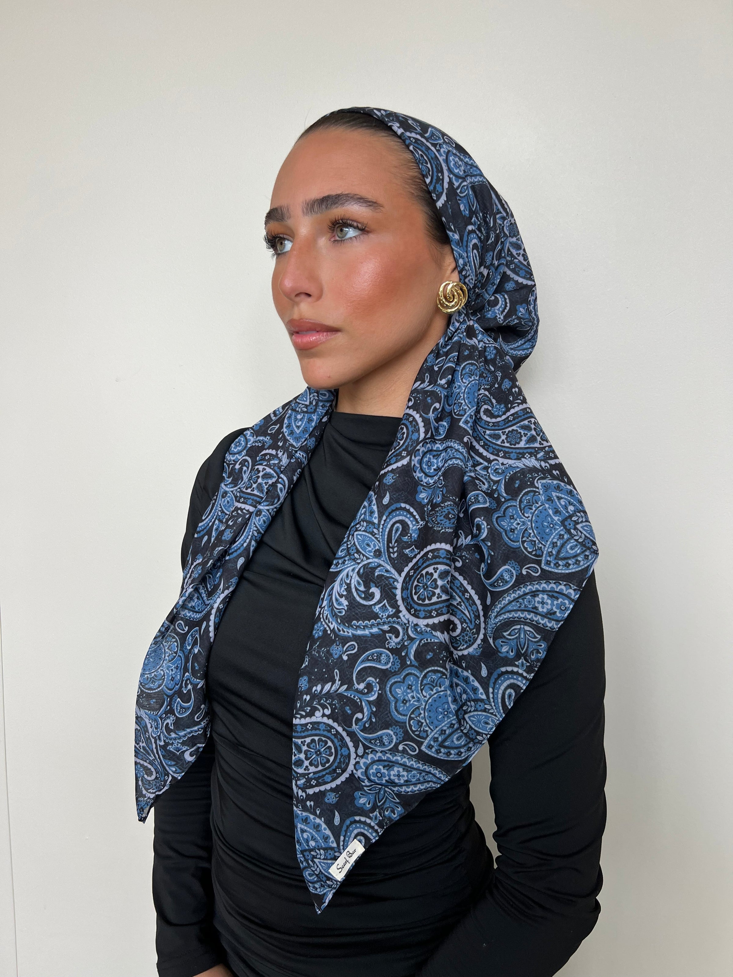 SCARF BAR CLASSIC PRETIED W/ VELVET GRIP