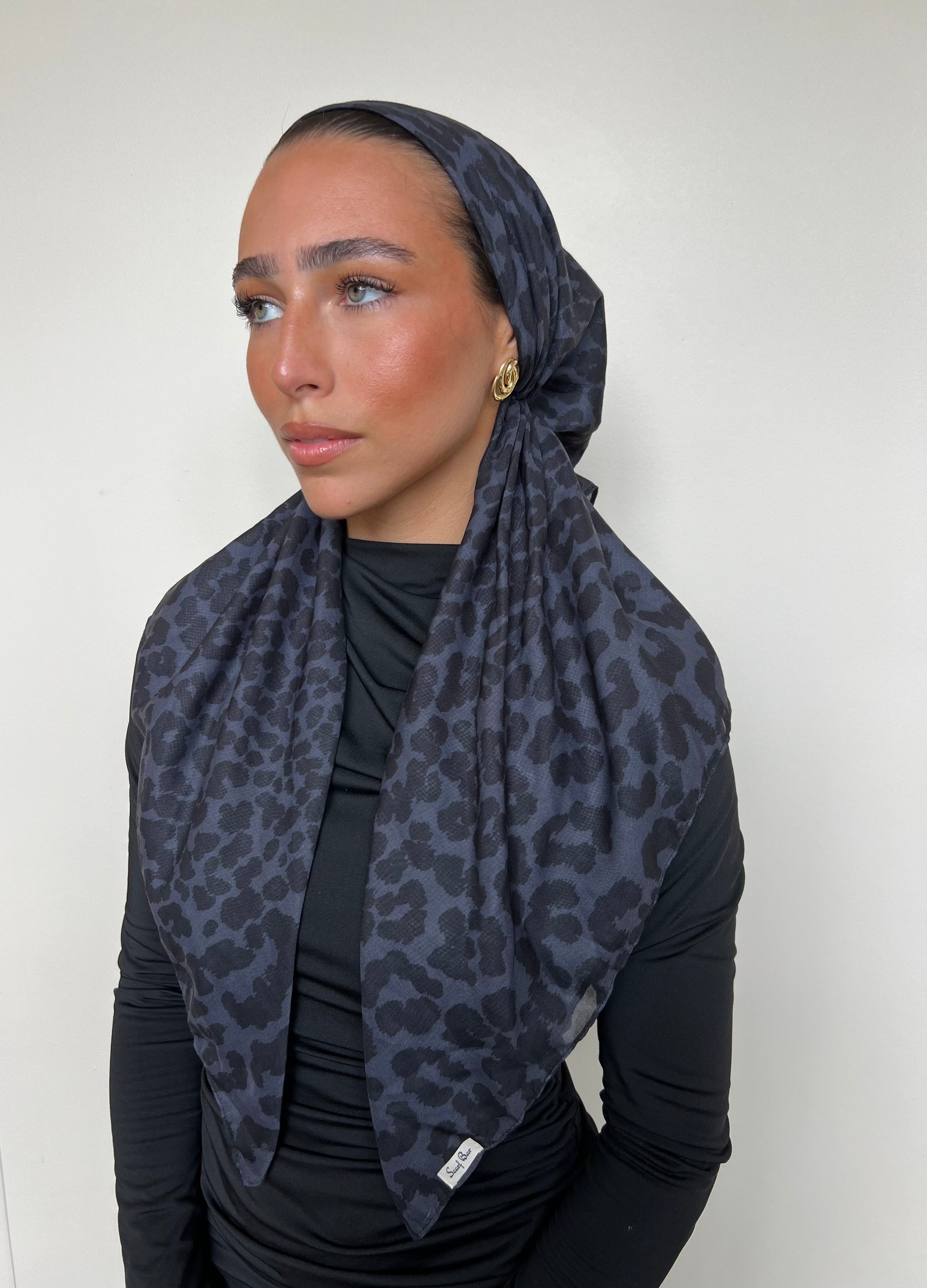 SCARF BAR CLASSIC PRETIED W/ VELVET GRIP