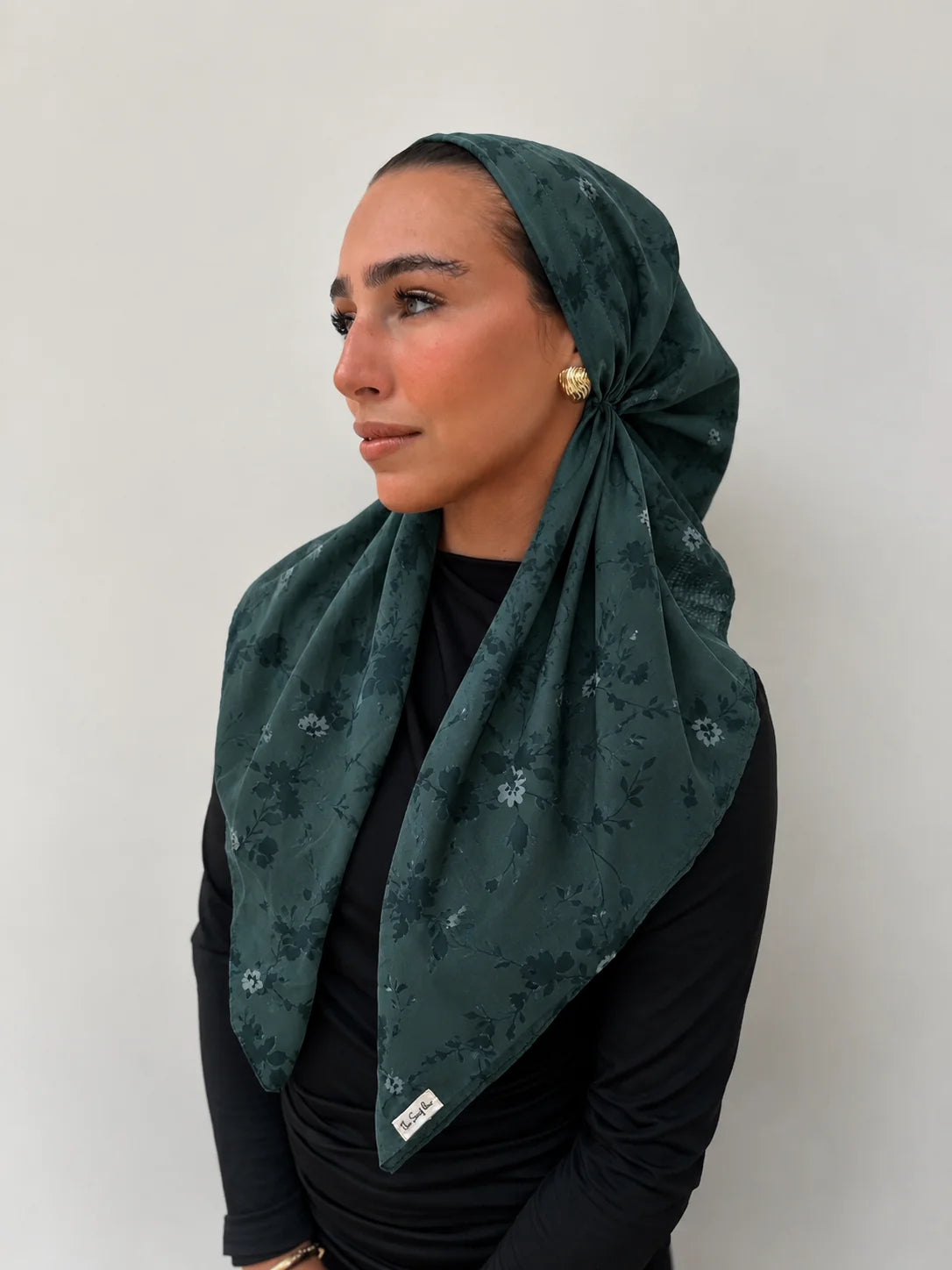 SCARF BAR CLASSIC PRETIED (VELVET GRIP)