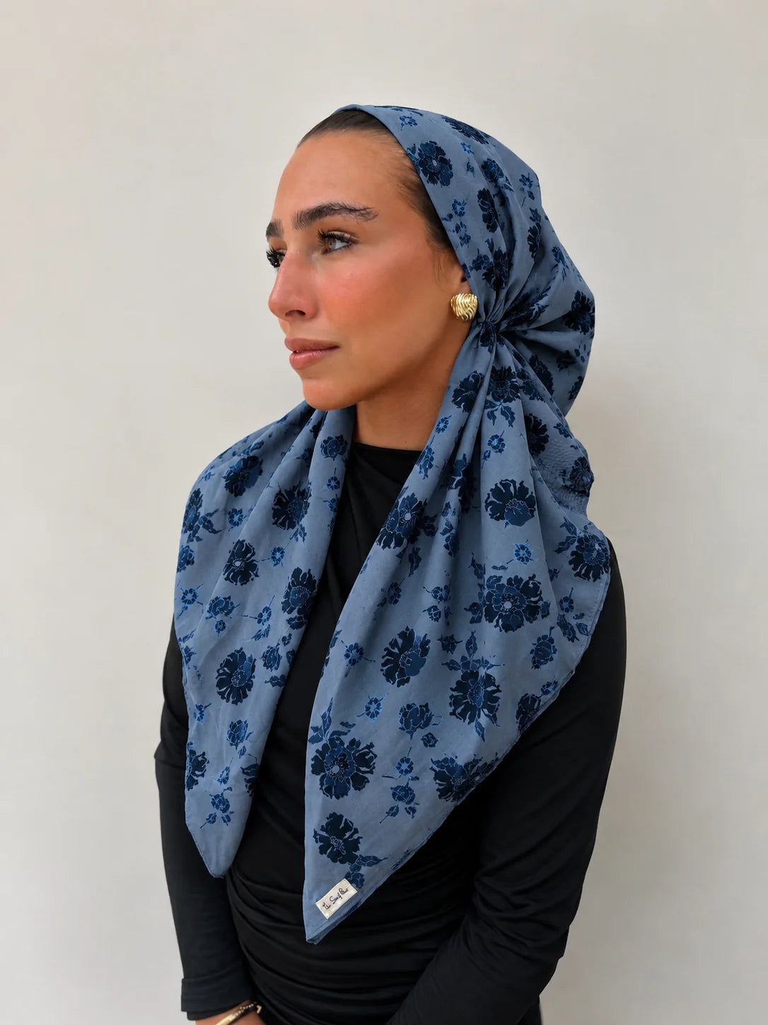 SCARF BAR CLASSIC PRETIED (VELVET GRIP)