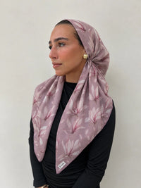 SCARF BAR CLASSIC PRETIED (VELVET GRIP)