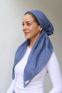 SCARF BAR CLASSIC PRETIED SCALLOP (W/ VELVET GRIP)