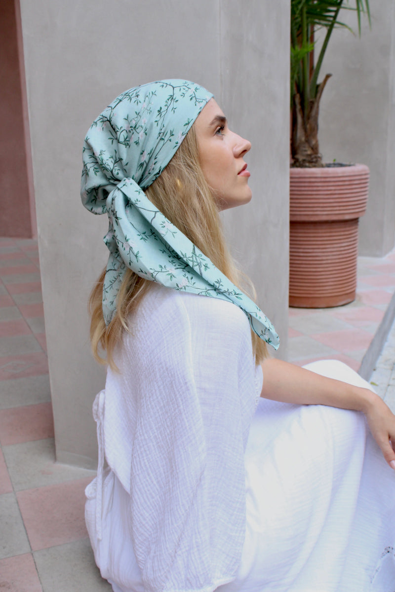 SCARF BAR SQUARE HEAD SCARF
