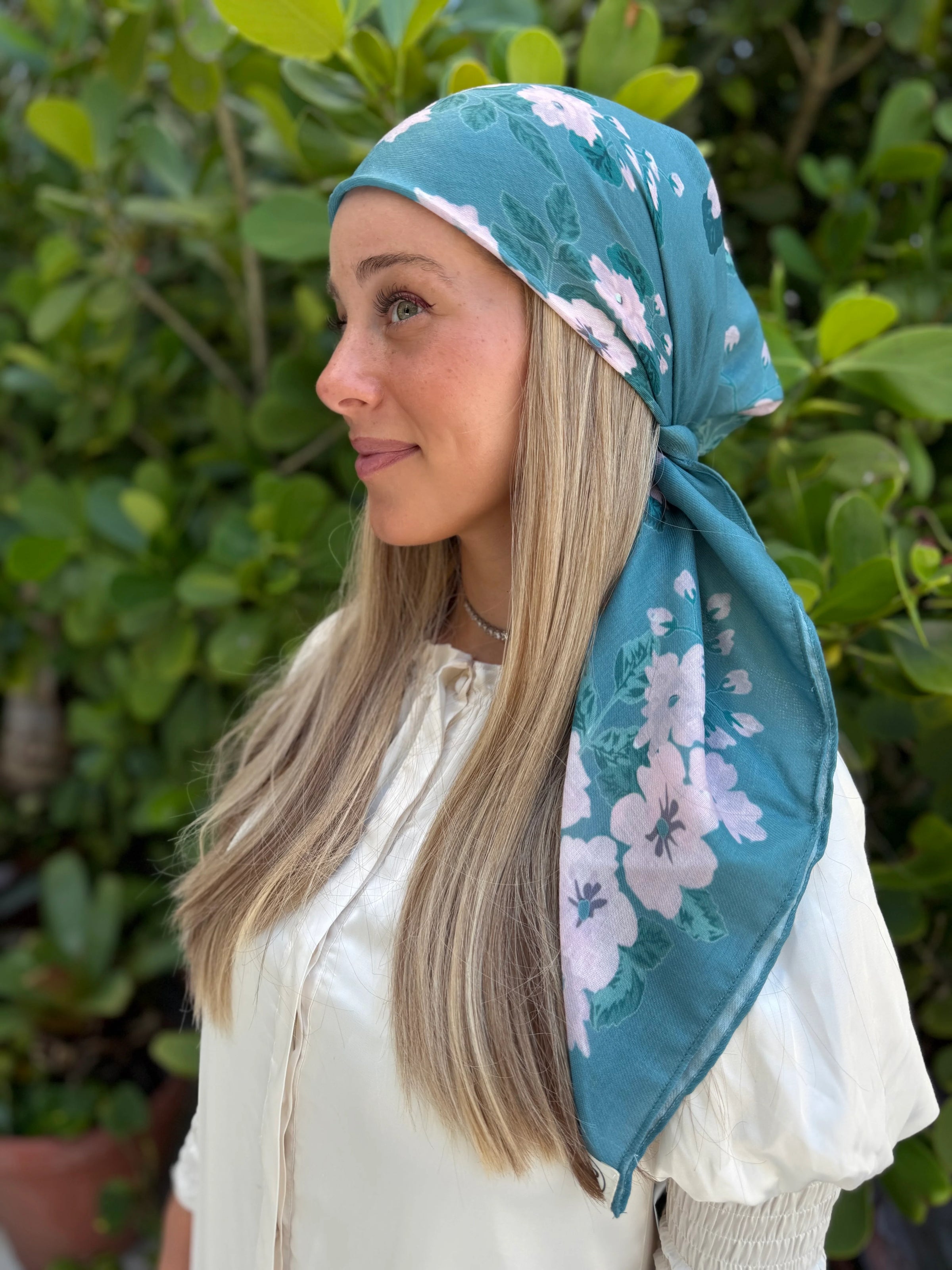 SCARF BAR FLORAL COLLECTION SQUARE SCARF