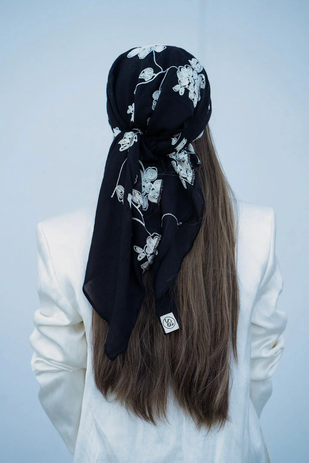 SCARF BAR SQUARE HEAD SCARF W/ INVISIBLE GRIP