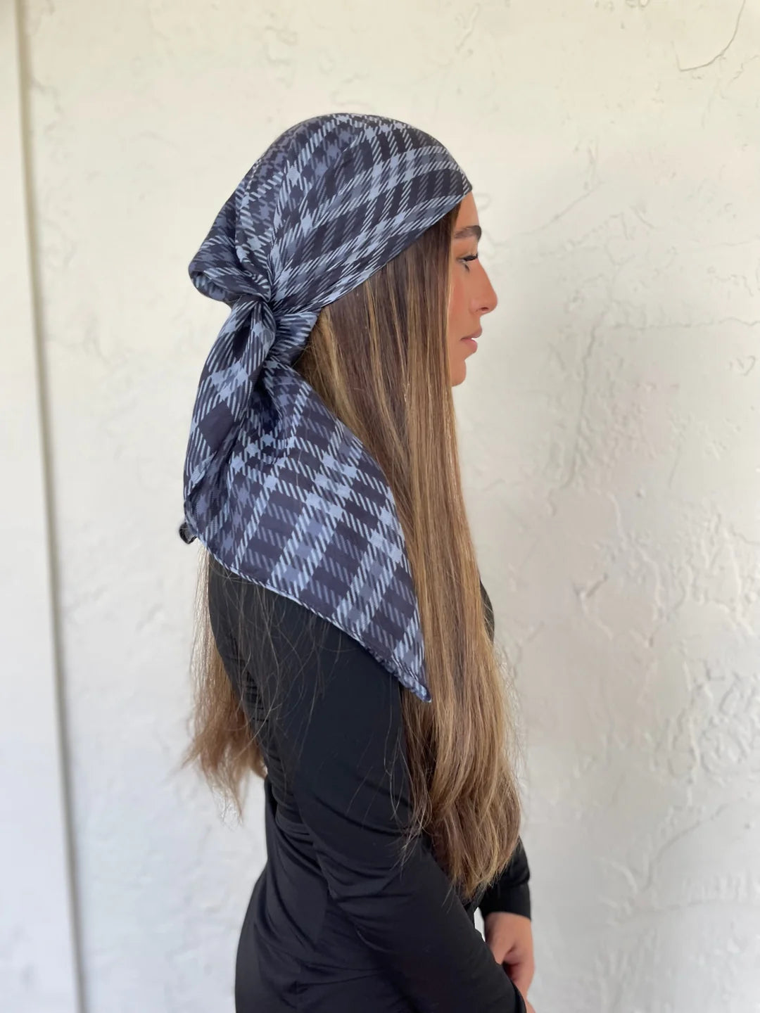 SCARF BAR SQUARE HEAD SCARF W/ INVISIBLE GRIP