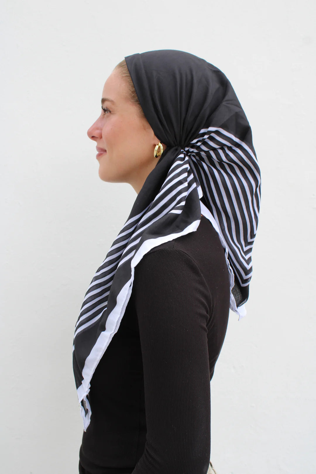 SCARF BAR VERSATILE PRETIED ( VELVET GRIP)