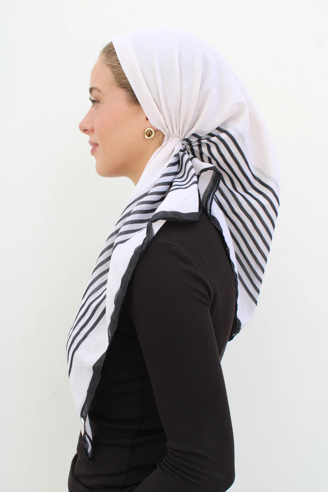 SCARF BAR VERSATILE PRETIED ( VELVET GRIP)