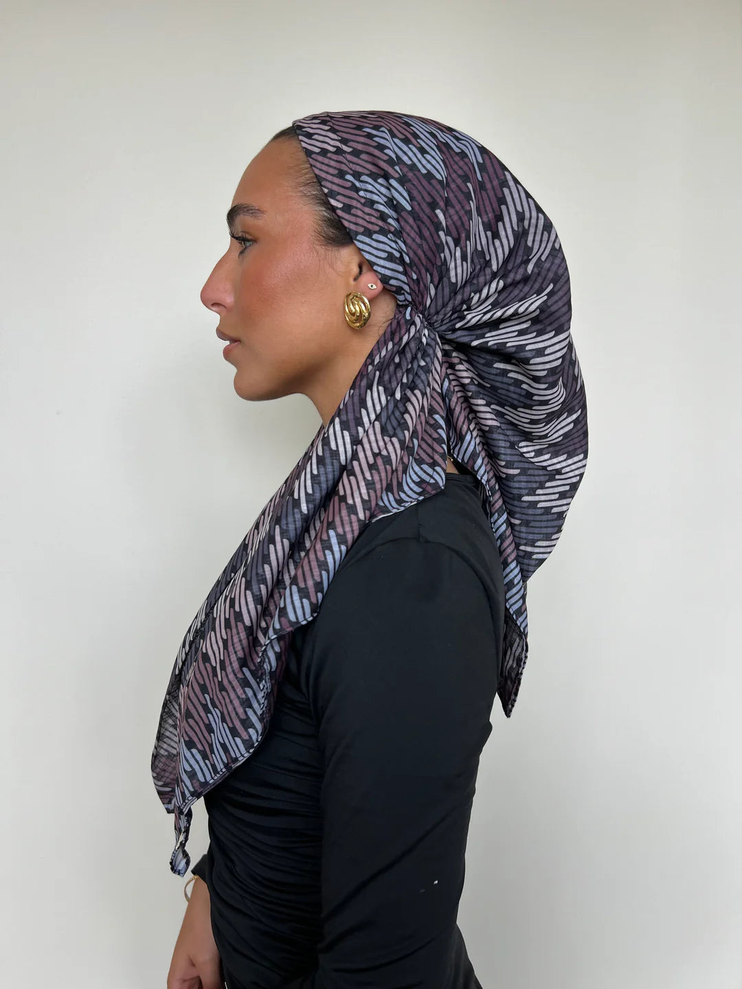 SCARF BAR VERSATILE PRETIED ( VELVET GRIP)