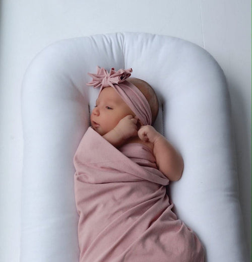 ELYS & CO SWADDLE BLANKET, HAT & HEADBAND SET