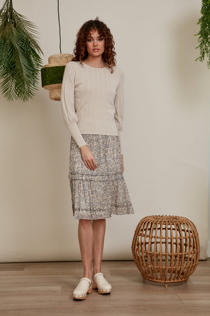 MAGNETIC LACEY SKIRT