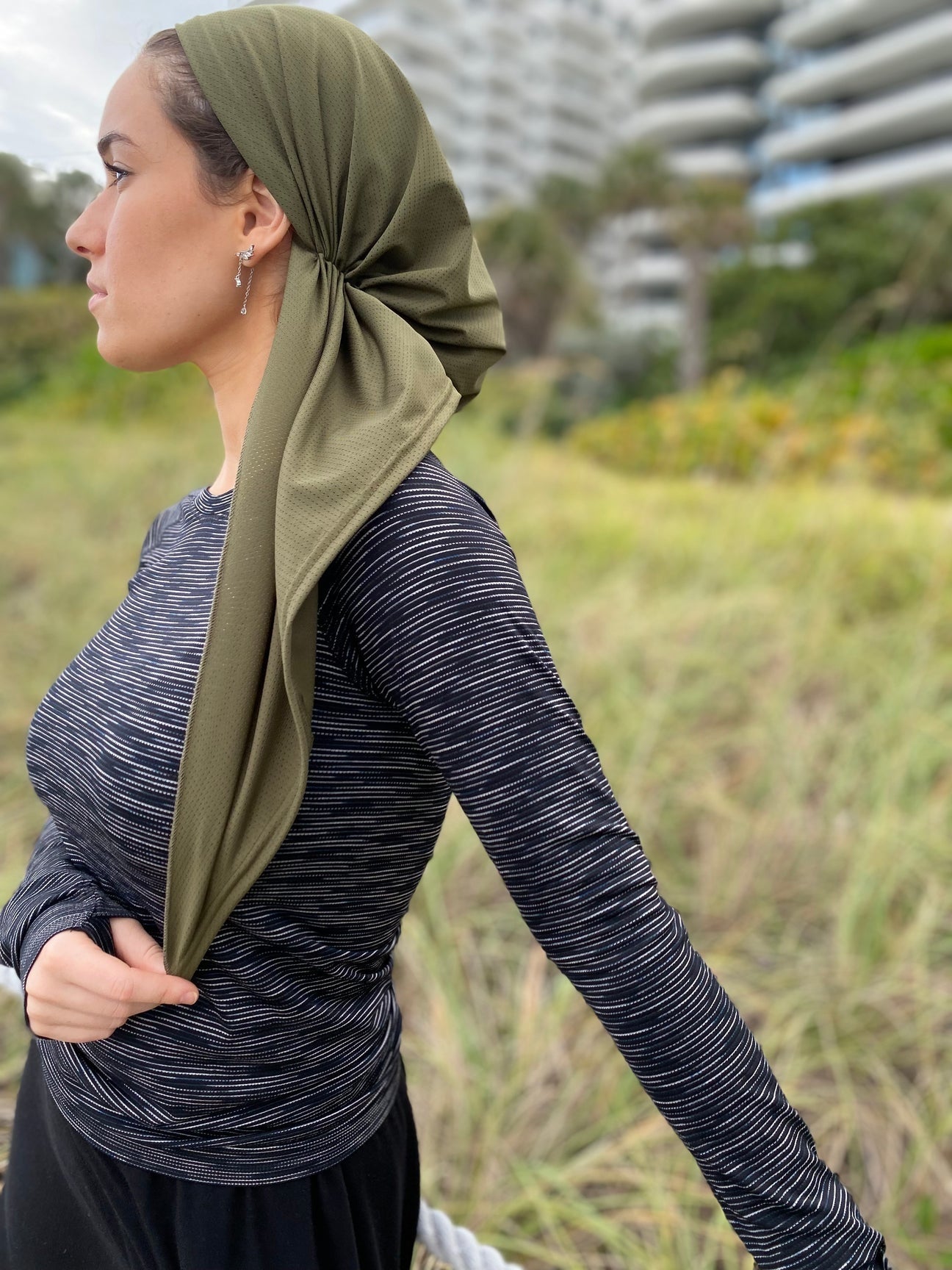 SCARF BAR DRI FIT SCARF W VELVET GRIP