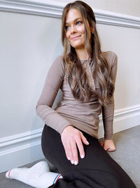 THE SLIM SKIRT HENLEY T-SHIRT